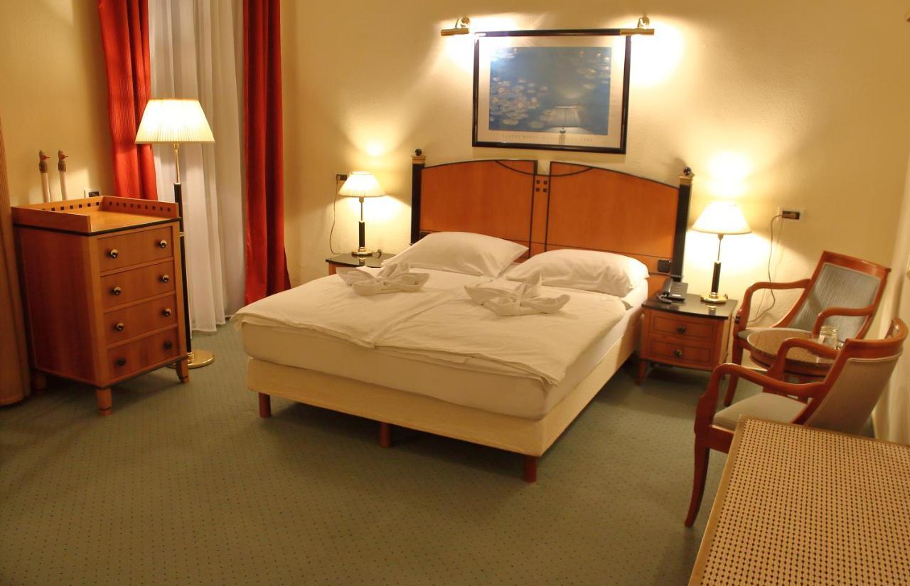 Hotel Central Nagykanizsa Luaran gambar