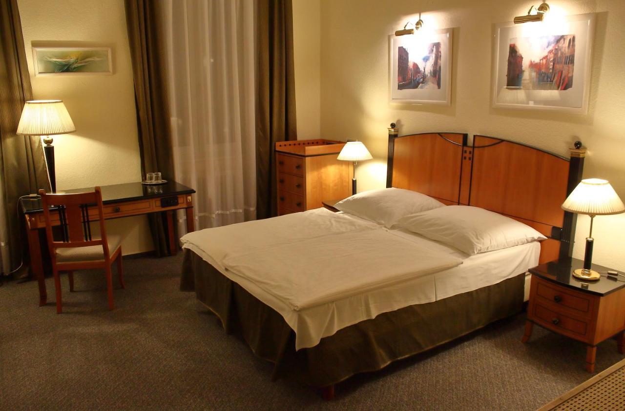 Hotel Central Nagykanizsa Luaran gambar