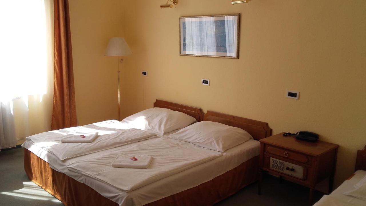 Hotel Central Nagykanizsa Luaran gambar