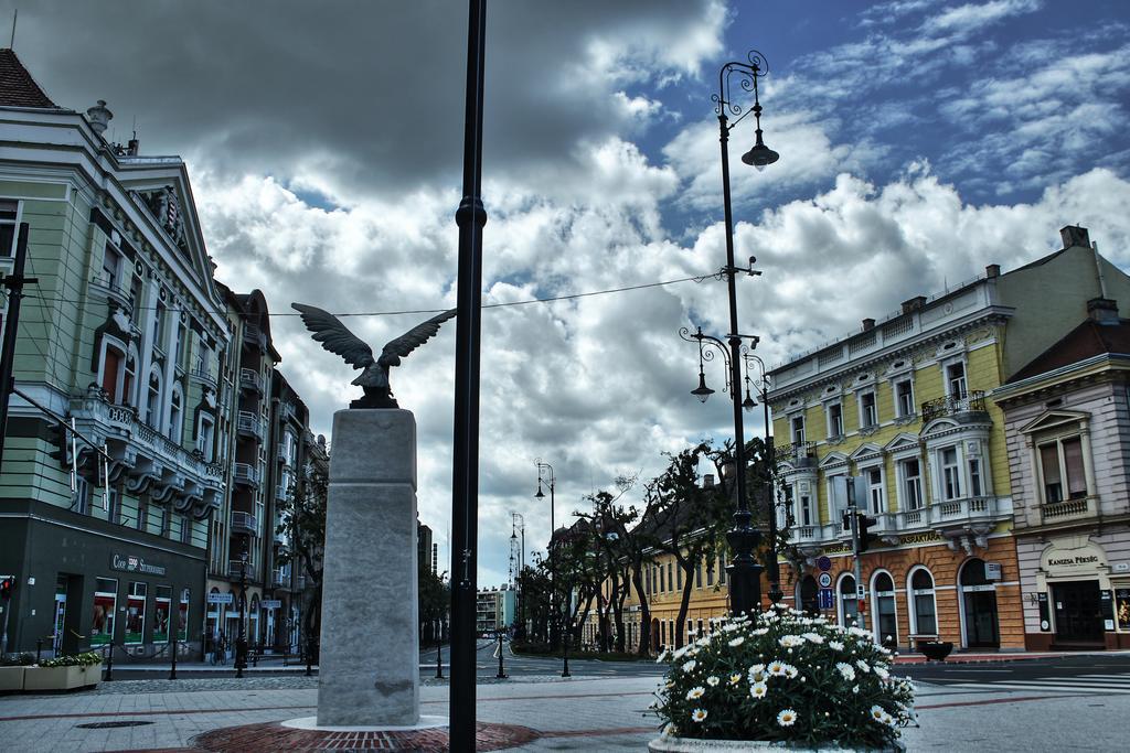 Hotel Central Nagykanizsa Luaran gambar