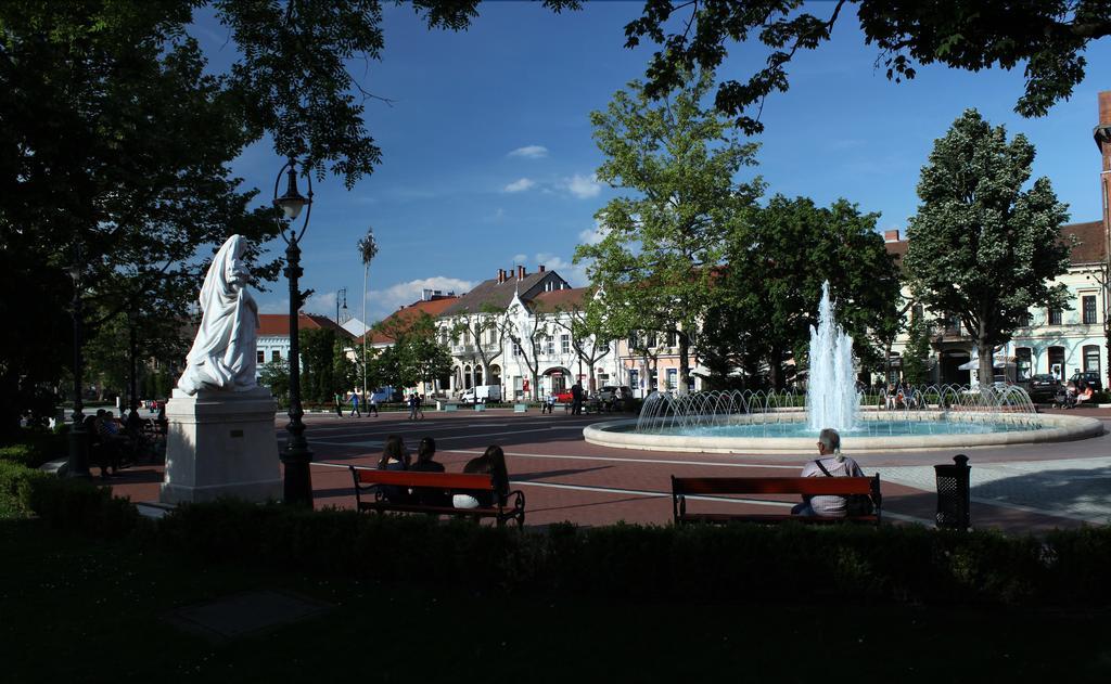Hotel Central Nagykanizsa Luaran gambar