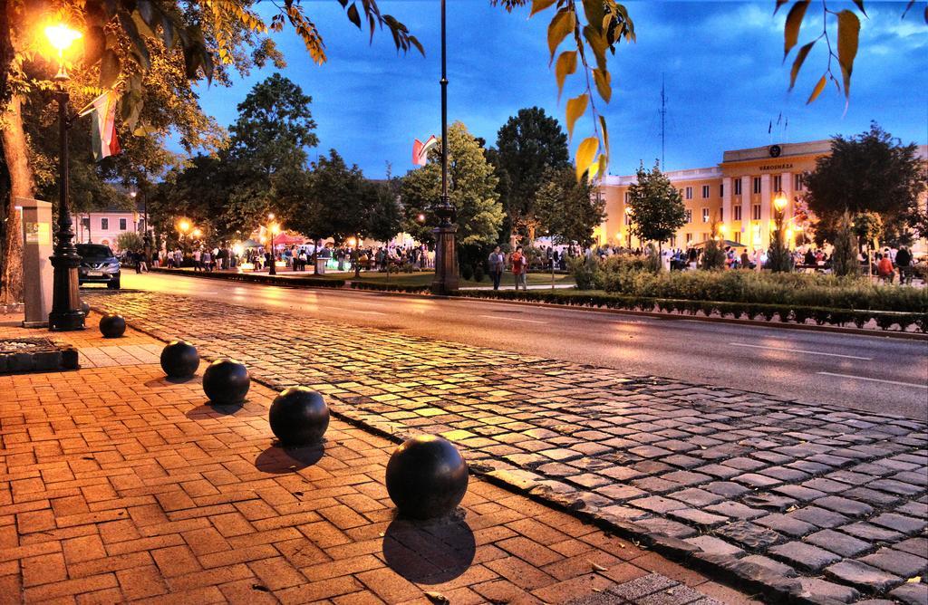 Hotel Central Nagykanizsa Luaran gambar