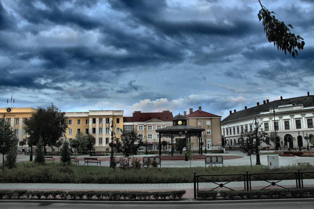 Hotel Central Nagykanizsa Luaran gambar