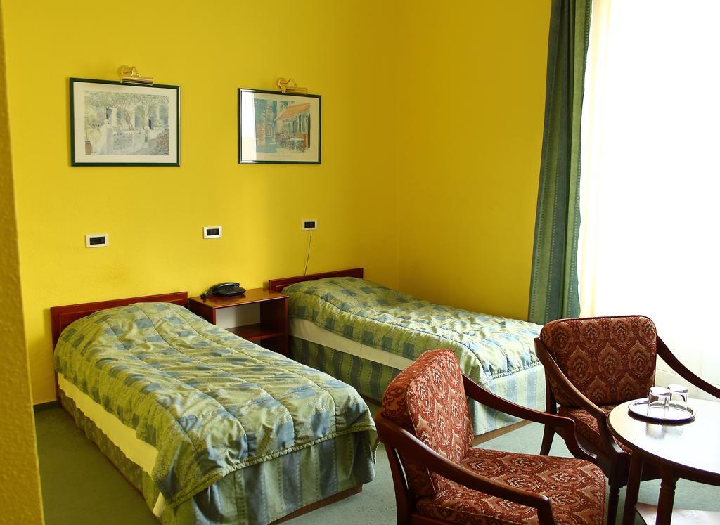 Hotel Central Nagykanizsa Luaran gambar
