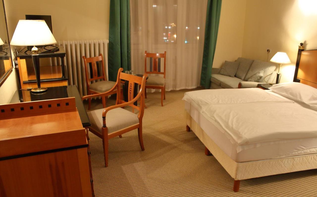 Hotel Central Nagykanizsa Luaran gambar